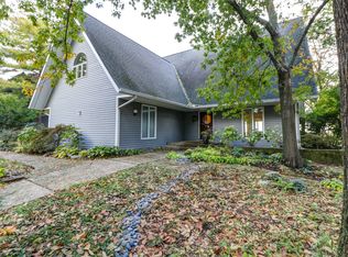 311 Yankee Ridge Ln, Urbana, IL 61802