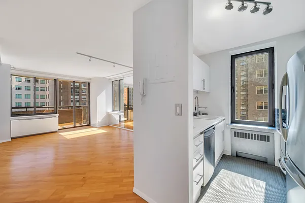 Rented by Compass | media 23