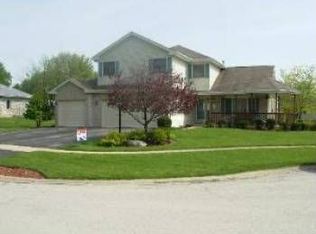 912 W Lark St, Peotone, IL 60468