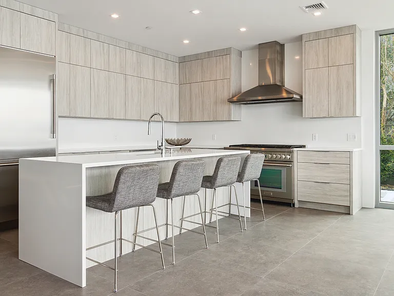 47 Terry Dr — Photo 7