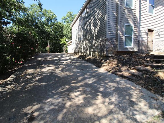 4th image of 380 W Skelton St