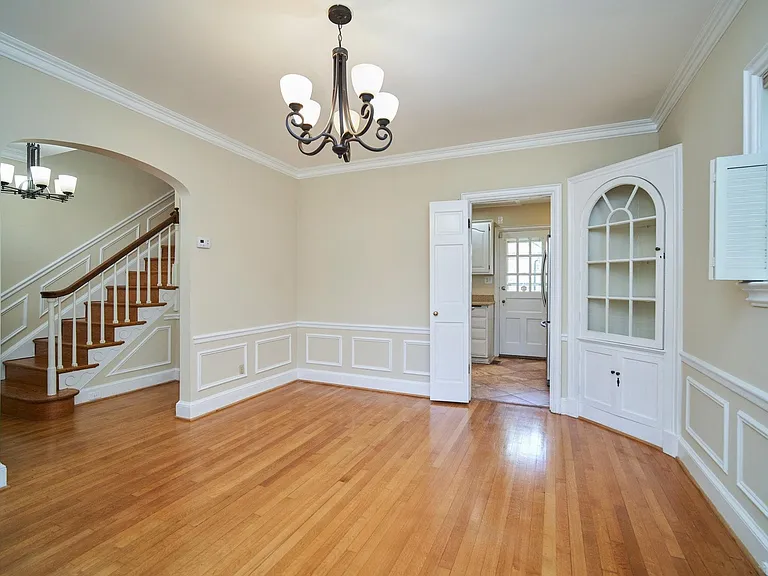 4222 46th St NW — Photo 3