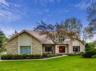 25477 N Cayuga Trl, Lake Barrington, IL 60010