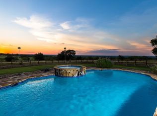 736 Deleon Rd, Fredericksburg, TX 78624