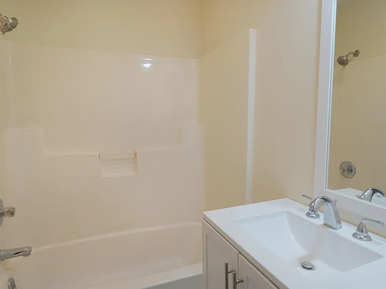 2202 S Cleveland Ave — Photo 10
