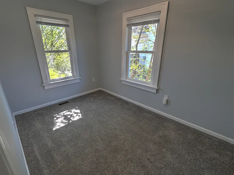 516 N Logan St — Photo 23