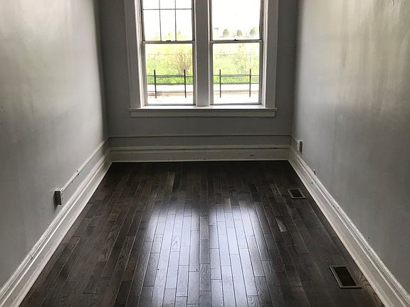 3rd image of 27 9th Ave APT A