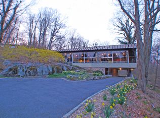 6 Kirby Ln N, Rye, NY 10580