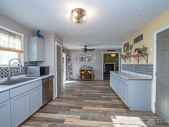 3rd image of 1181 Turner Pl