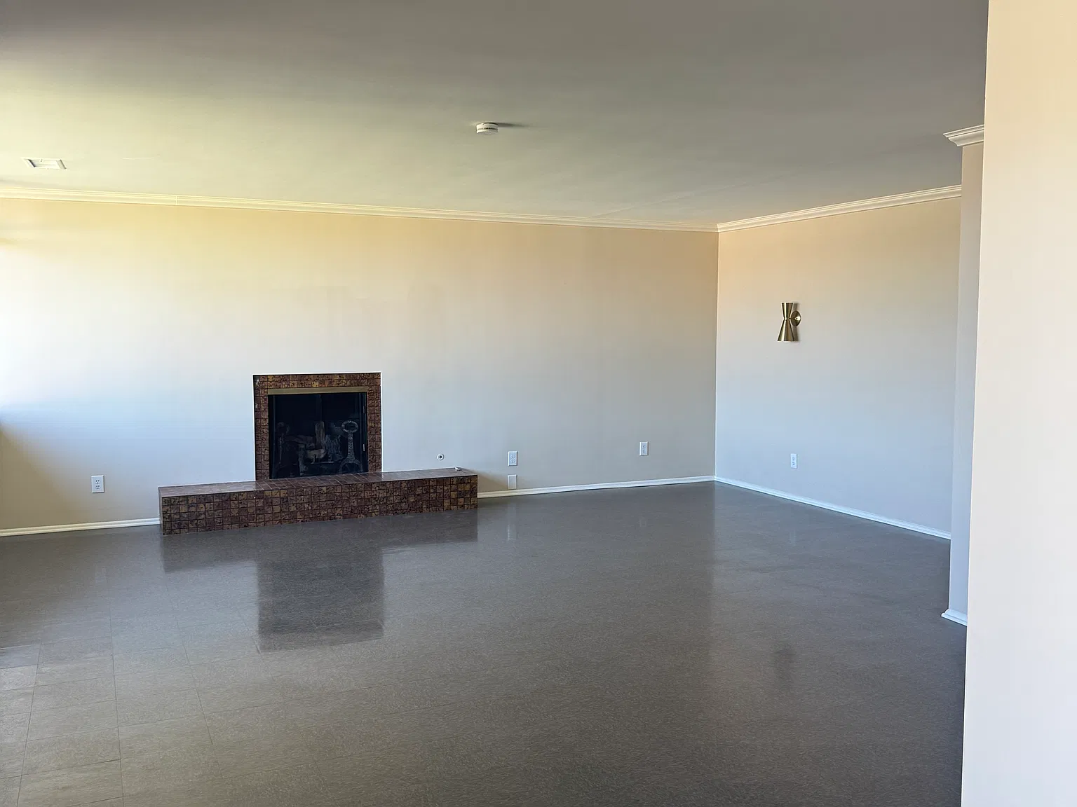 4 bed, 1736 sqft, $4,500 — Photo 3
