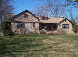 1032 Som Center Rd, Mayfield Heights, OH 44124