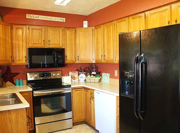 4th image of 250 Alpine Dr