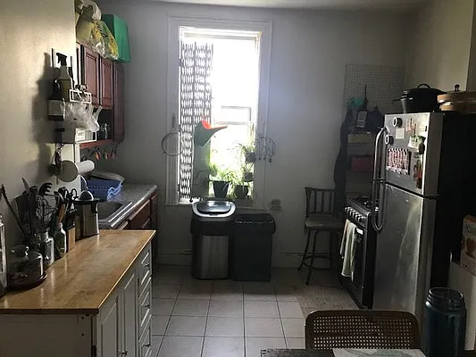 Rented by Premier Metro Realty Corp | media 3