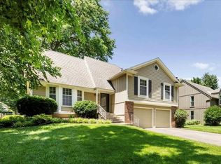 8516 Darnell St, Lenexa, KS 66215