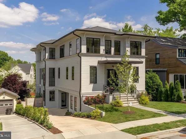 135 N Edgewood St, Arlington, VA 22201