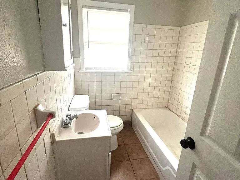 1659 S Cooper St — Photo 6