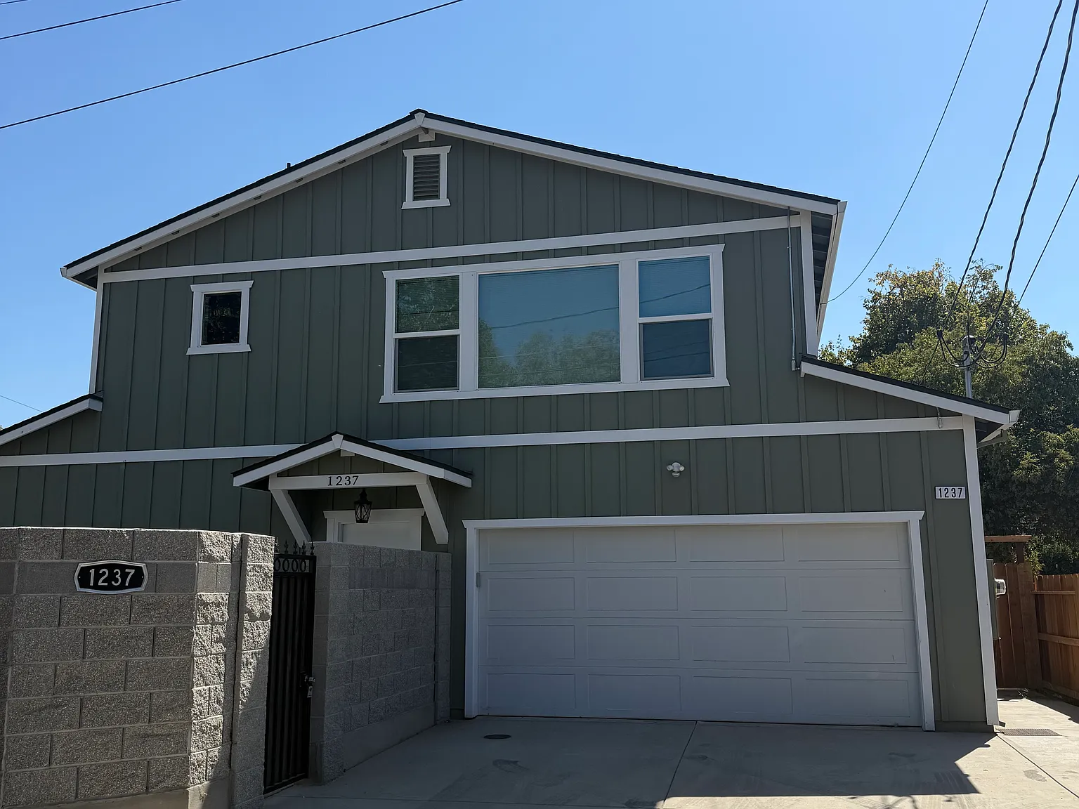3 bed, 1040 sqft, $2,300 — Photo 1