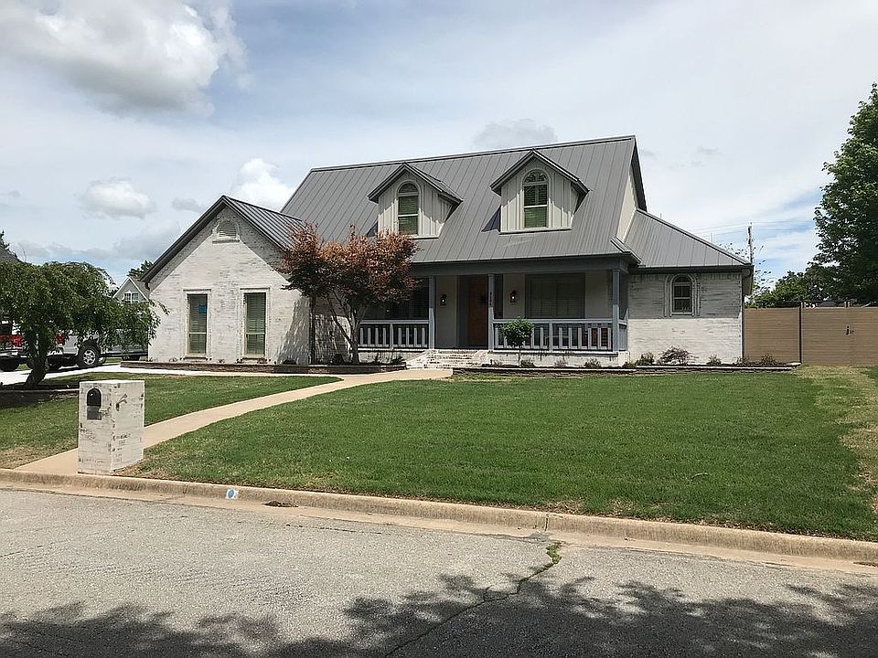 1st image of 2104 NW Turner Dr