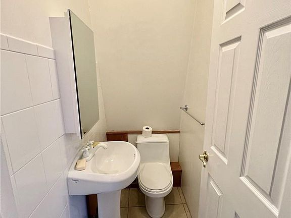 4th image of 210 Union Ave
