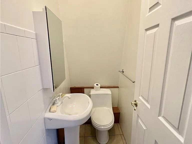 210 Union Ave — Photo 4