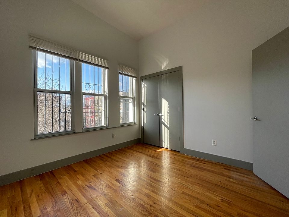 1st image of 247 Troutman St #3F