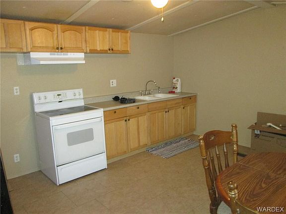 4th image of 2098 Balboa Dr