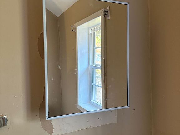 3rd image of 1928 Lexington Ave #2