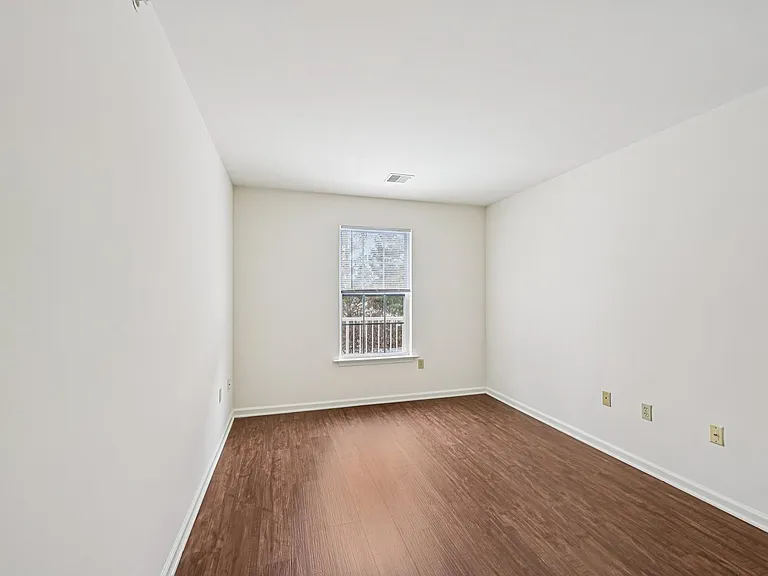 Spring Creek Apartments — Photo 41