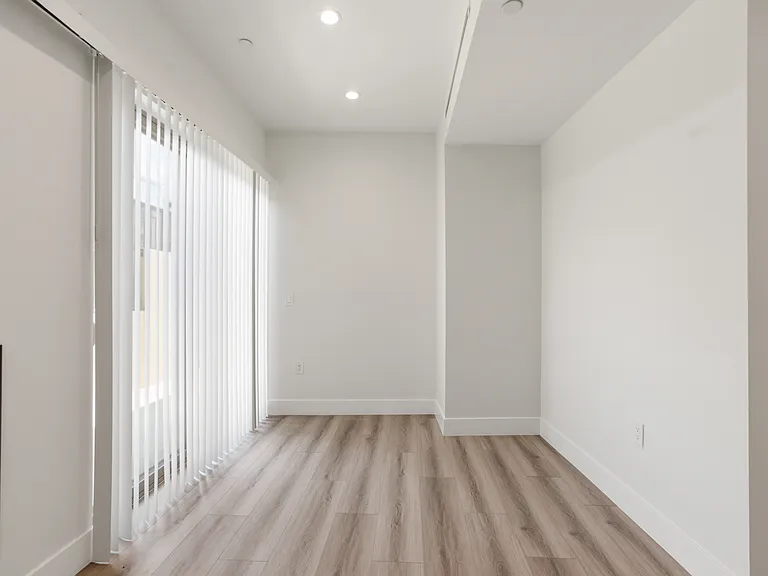 8520 Whitworth Dr #101 — Photo 9