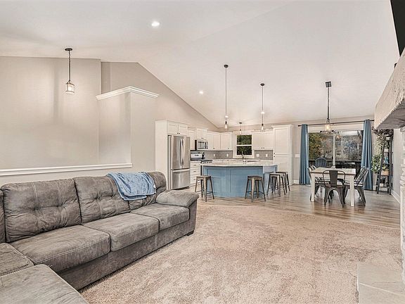 5th image of 7550 Fox Meadow Dr