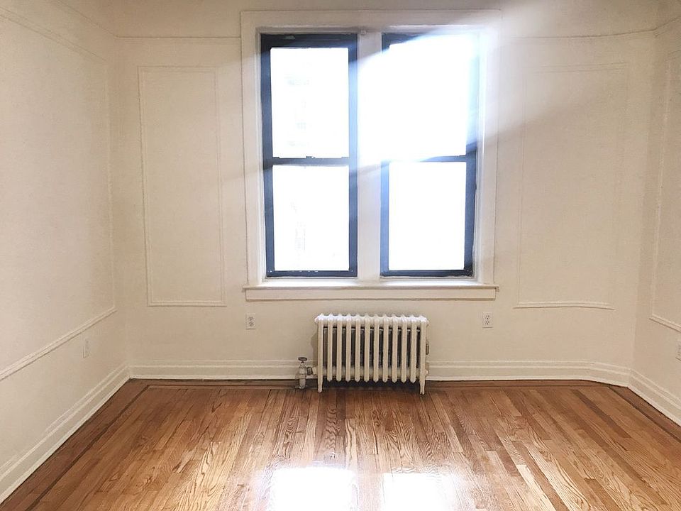 2nd image of 4330 46th St APT 2