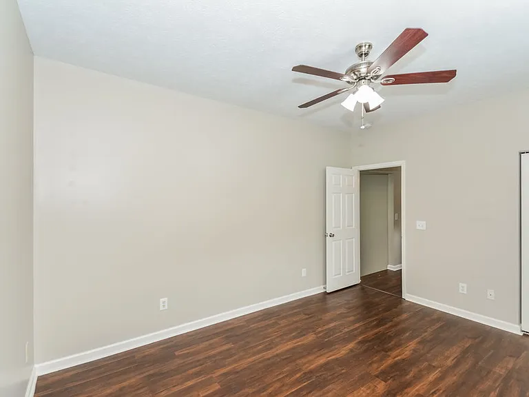 128 Louann Ln — Photo 14
