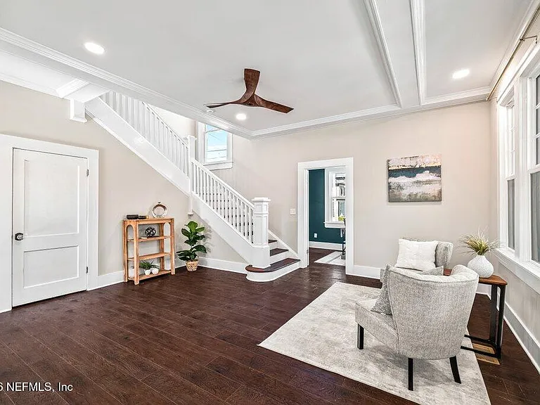 2843 Oak St — Photo 35