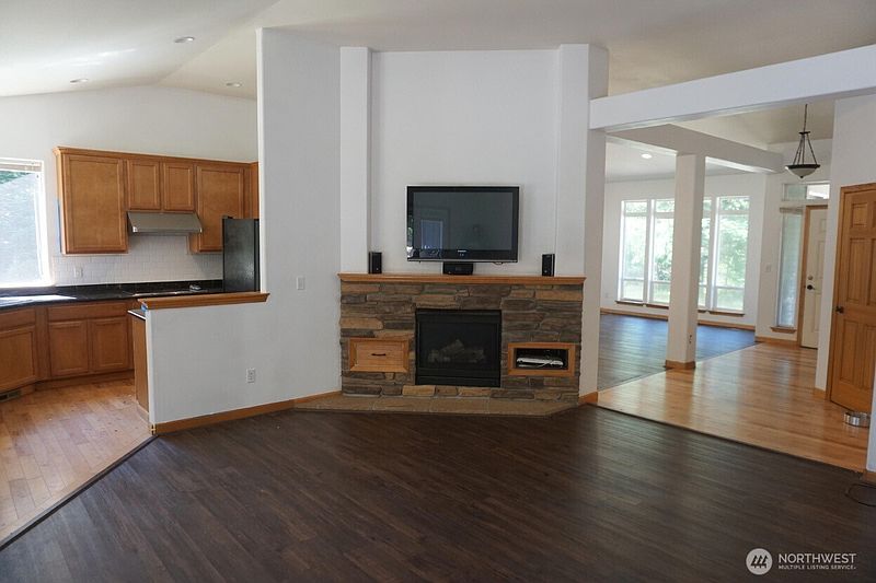4th image of 259 Finn Hill Road