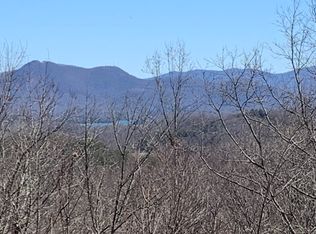 15 Smokerise Ln, Hayesville, NC 28904