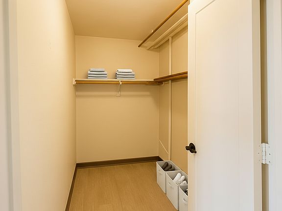5th image of 2040 Saunders Ave APT 304