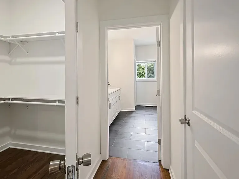 2218 14th Ave N — Photo 10
