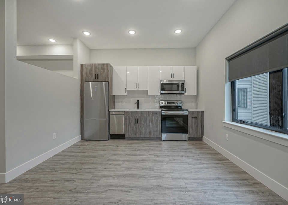 1st image of 845 N 15th St #E