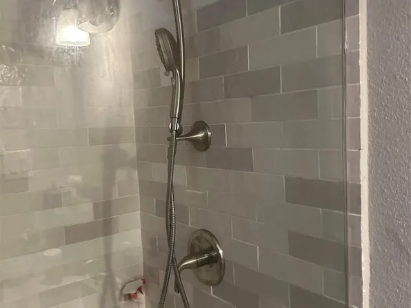 3719 Heatherbrook Dr, Houston, TX 77045