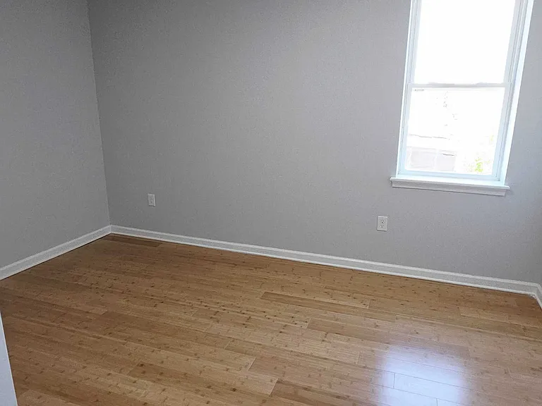 1530 Baker St — Photo 7