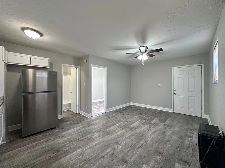 204 Courtyard Cir — Photo 63