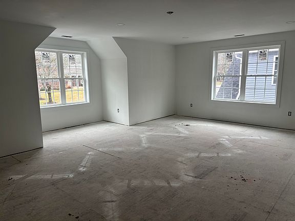 5th image of 111 Concord Street