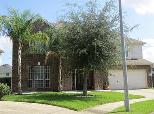 627 Beverly Cir, Stafford, TX 77477