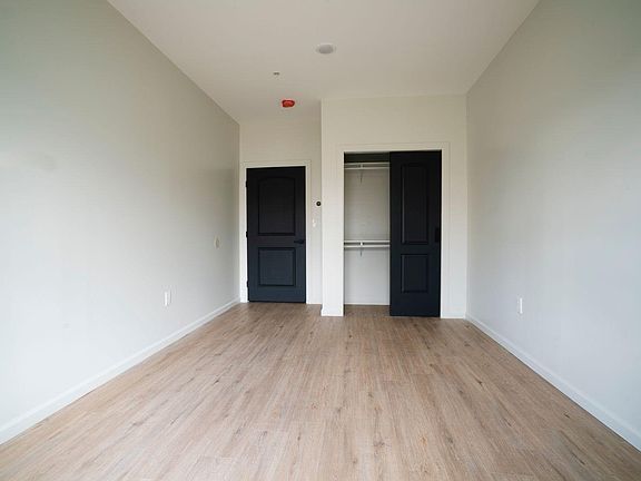 4th image of 92 Coral St #206