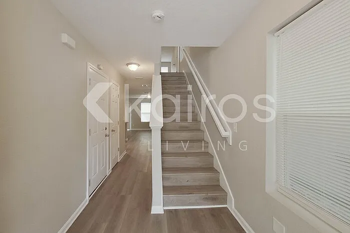 1349 Mull St — Photo 4