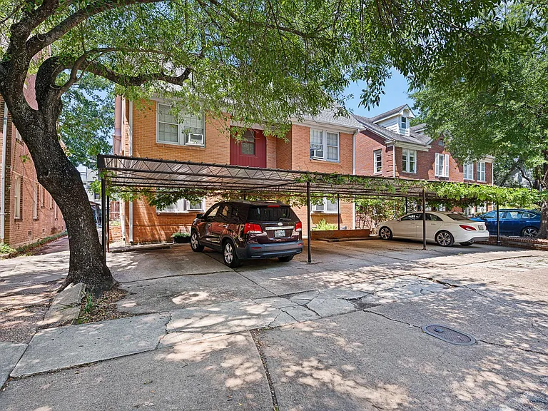 1806 Banks St #1 — Photo 23