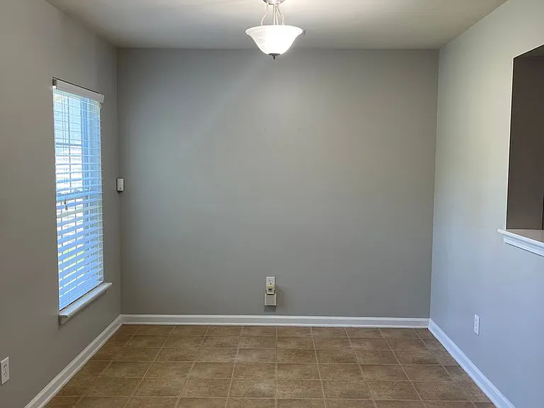 5064 Ballantine Dr — Photo 5