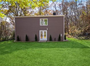 51 Crossroad Ct, Stormville, NY 12582