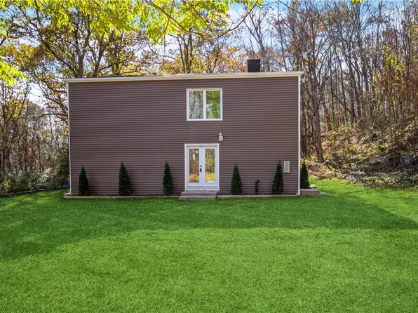 51 Crossroad Court, Stormville, NY 12582