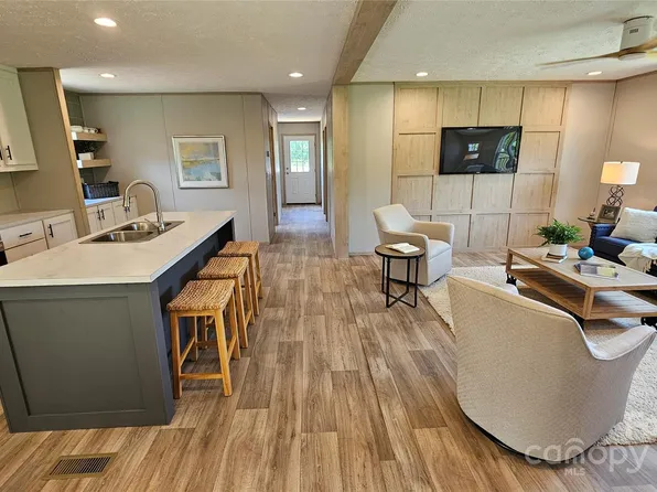 6636 Prysock Ave, Connelly Springs, NC 28612